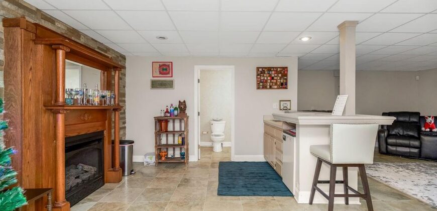 6300 NW 82nd Court, Kansas City, MO 64151