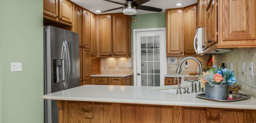 6300 NW 82nd Court, Kansas City, MO 64151