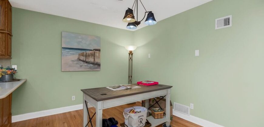 6300 NW 82nd Court, Kansas City, MO 64151