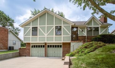 507 NE Karapat Drive, Kansas City, MO 64155