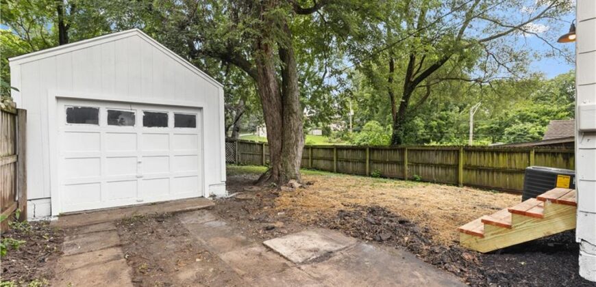 3905 N Spruce Avenue, Kansas City, MO 64117