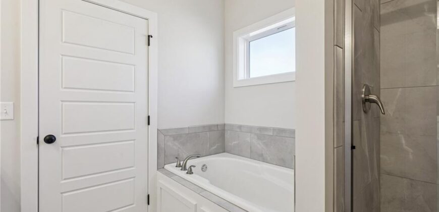 9810 N Laurel Avenue, Kansas City, MO 64157