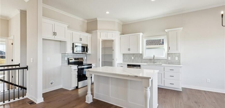 9810 N Laurel Avenue, Kansas City, MO 64157