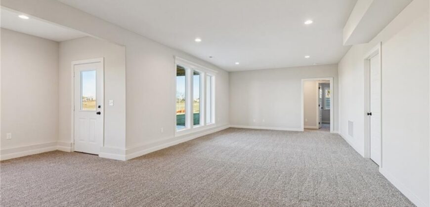 9810 N Laurel Avenue, Kansas City, MO 64157