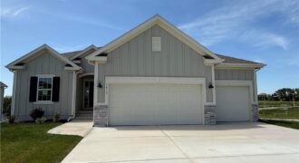 9810 N Laurel Avenue, Kansas City, MO 64157