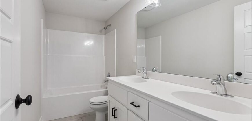 9810 N Laurel Avenue, Kansas City, MO 64157