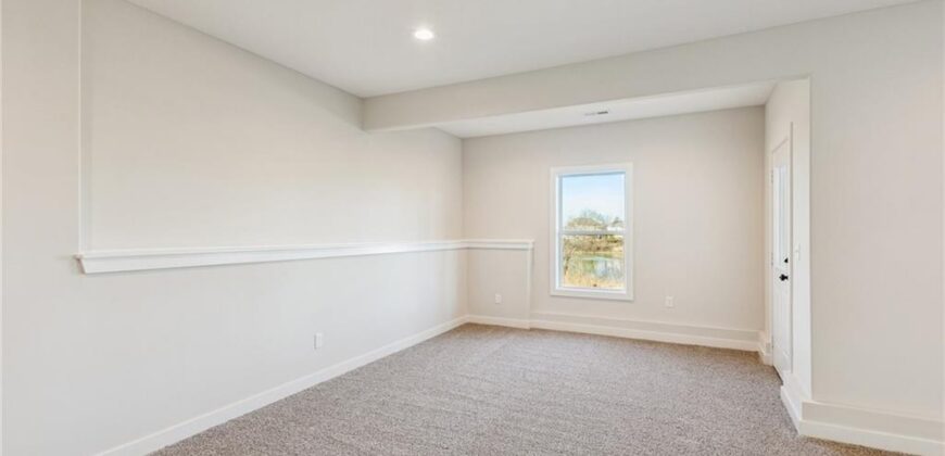 9810 N Laurel Avenue, Kansas City, MO 64157