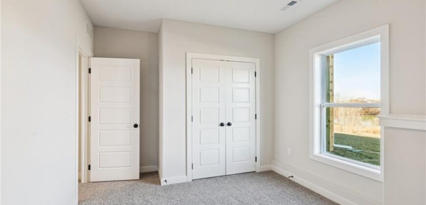 9810 N Laurel Avenue, Kansas City, MO 64157
