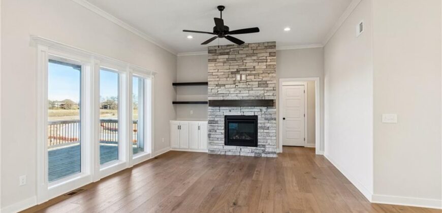 9810 N Laurel Avenue, Kansas City, MO 64157
