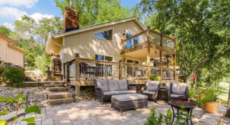 621 NW North Shore Drive, Lake Waukomis, MO 64151