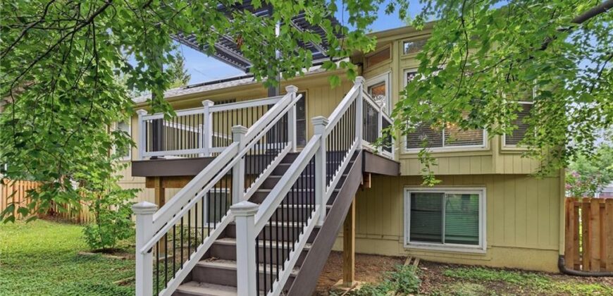 8260 N Woodland Avenue, Kansas City, MO 64118
