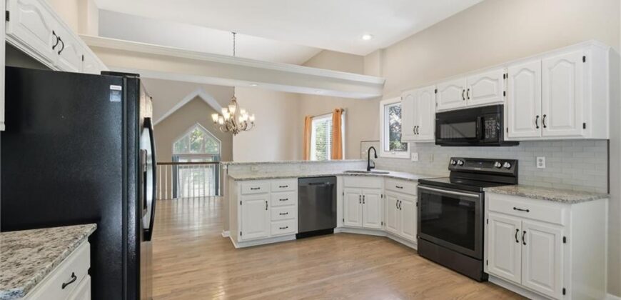 8260 N Woodland Avenue, Kansas City, MO 64118