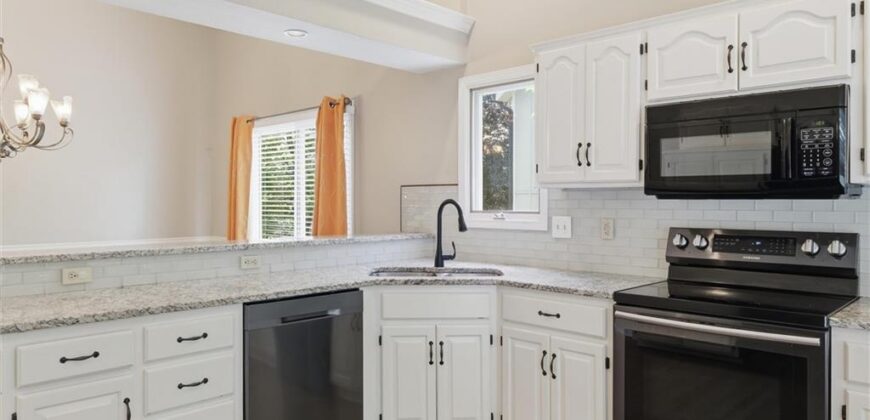 8260 N Woodland Avenue, Kansas City, MO 64118
