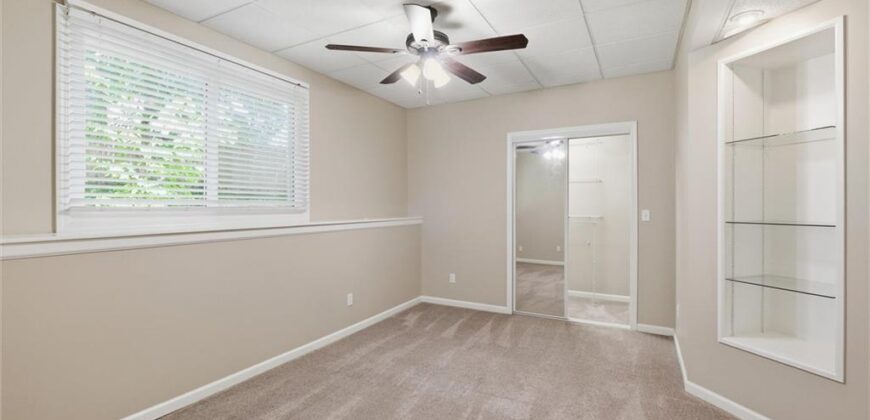 8260 N Woodland Avenue, Kansas City, MO 64118