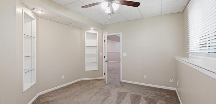 8260 N Woodland Avenue, Kansas City, MO 64118