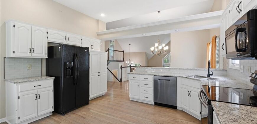 8260 N Woodland Avenue, Kansas City, MO 64118