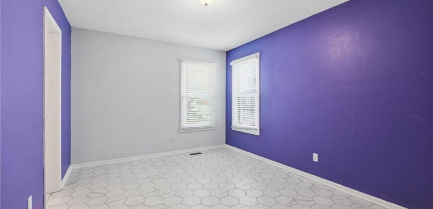 8260 N Woodland Avenue, Kansas City, MO 64118