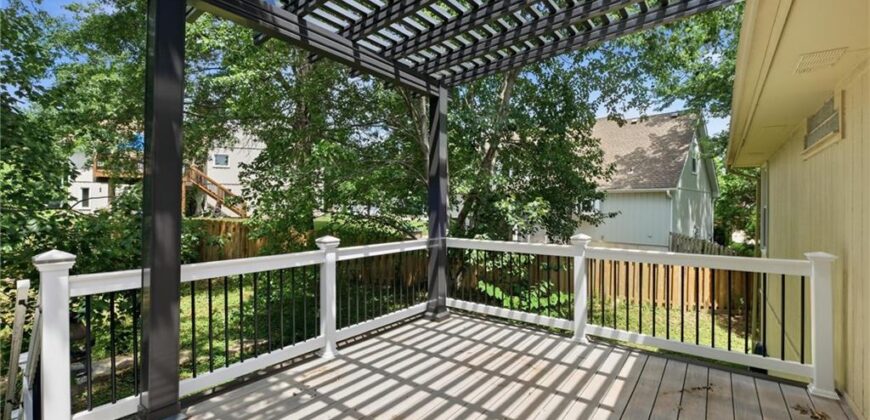 8260 N Woodland Avenue, Kansas City, MO 64118
