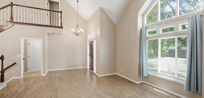 8260 N Woodland Avenue, Kansas City, MO 64118