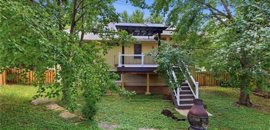 8260 N Woodland Avenue, Kansas City, MO 64118