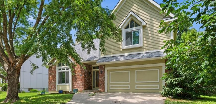 8260 N Woodland Avenue, Kansas City, MO 64118