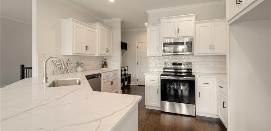 623 E 13th Street, Kearney, MO 64060