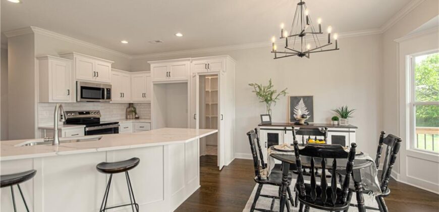 623 E 13th Street, Kearney, MO 64060