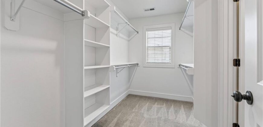7401 Aaron Street, Parkville, MO 64152
