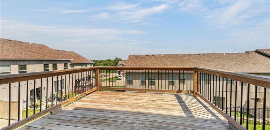 7401 Aaron Street, Parkville, MO 64152