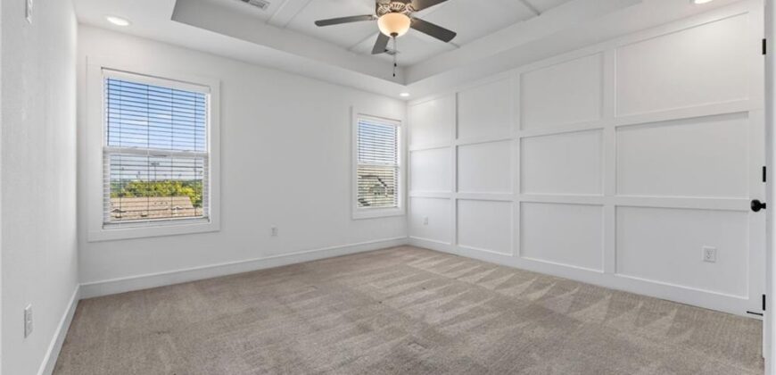7401 Aaron Street, Parkville, MO 64152