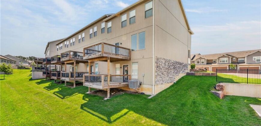 7401 Aaron Street, Parkville, MO 64152