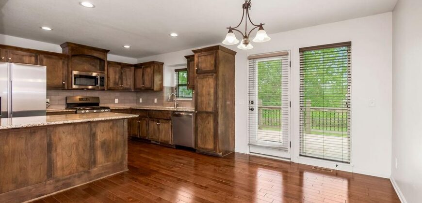 11816 N Belmont Avenue, Kansas City, MO 64156