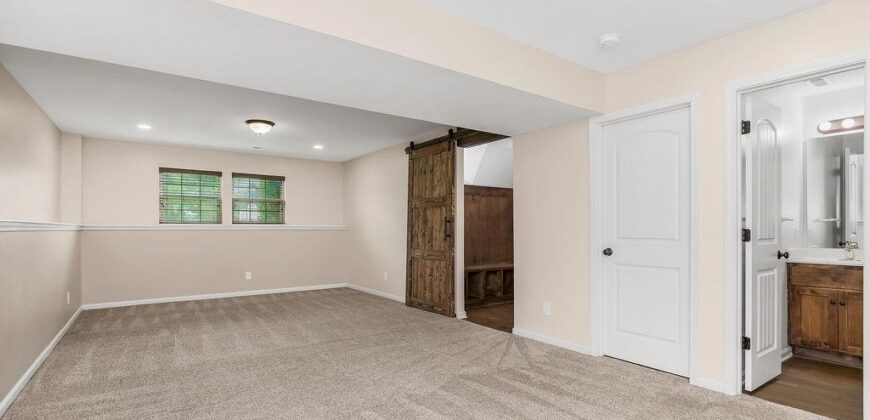 11816 N Belmont Avenue, Kansas City, MO 64156