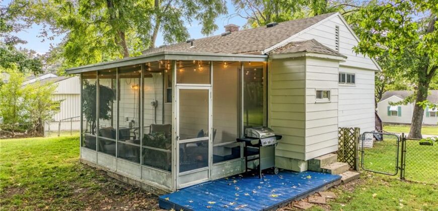 4921 N Garfield Avenue, Kansas City, MO 64118