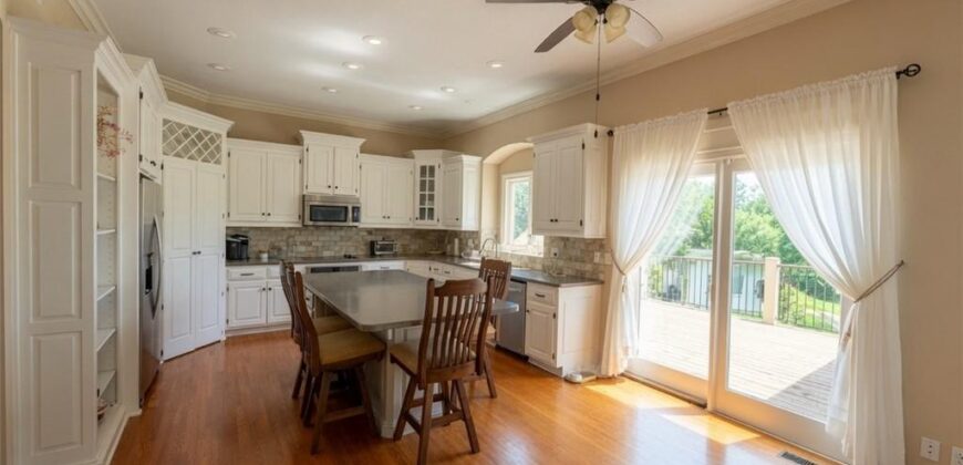 10319 N Saline Avenue, Kansas City, MO 64154