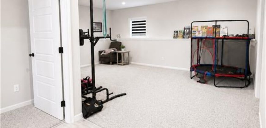610 E 11th Street, Kearney, MO 64060
