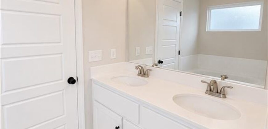 610 E 11th Street, Kearney, MO 64060