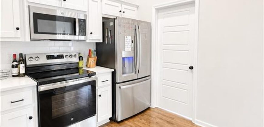 610 E 11th Street, Kearney, MO 64060