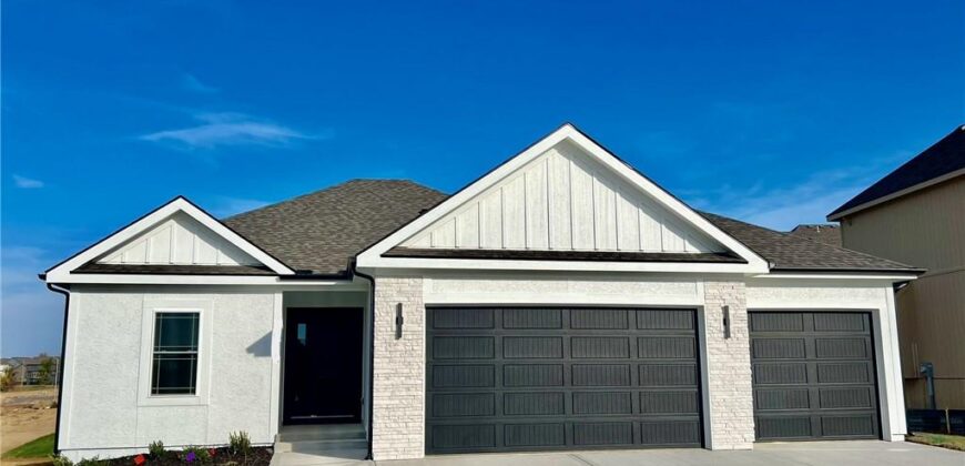 524 Skyview Lane, Liberty, MO 64068