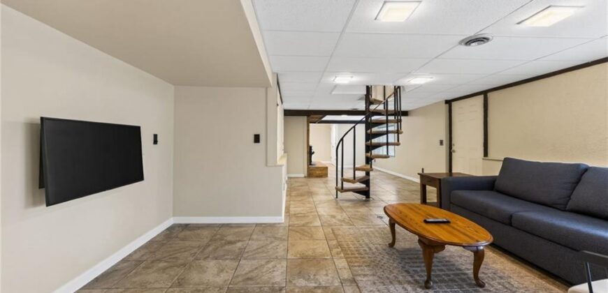 226 NW 43rd Street, Kansas City, MO 64116