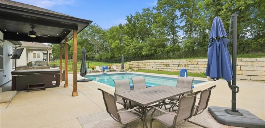 921 Foxglove Lane, Kearney, MO 64060
