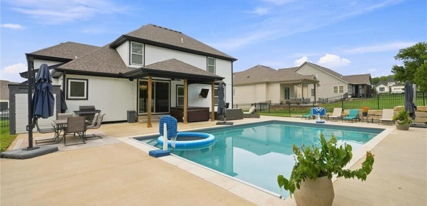 921 Foxglove Lane, Kearney, MO 64060