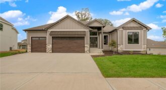 5794 NW Black Oak Court, Parkville, MO 64152