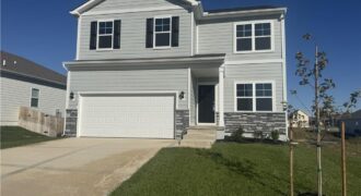 306 Lake Meadows Drive, Smithville, MO 64089