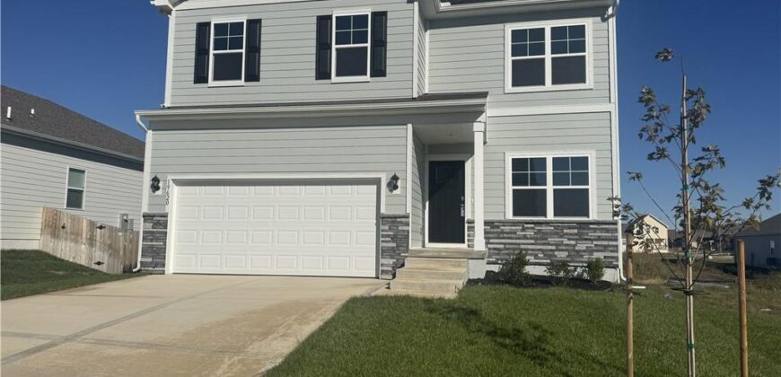 306 Lake Meadows Drive, Smithville, MO 64089