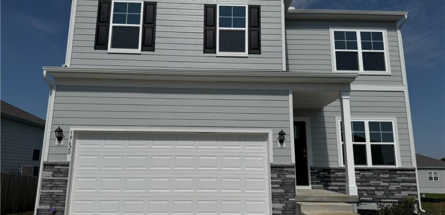 306 Lake Meadows Drive, Smithville, MO 64089