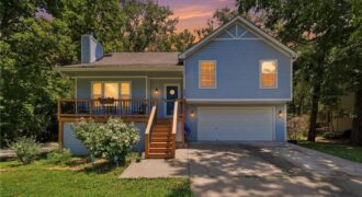 403 Woodland Avenue, Smithville, MO 64089