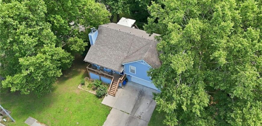 403 Woodland Avenue, Smithville, MO 64089