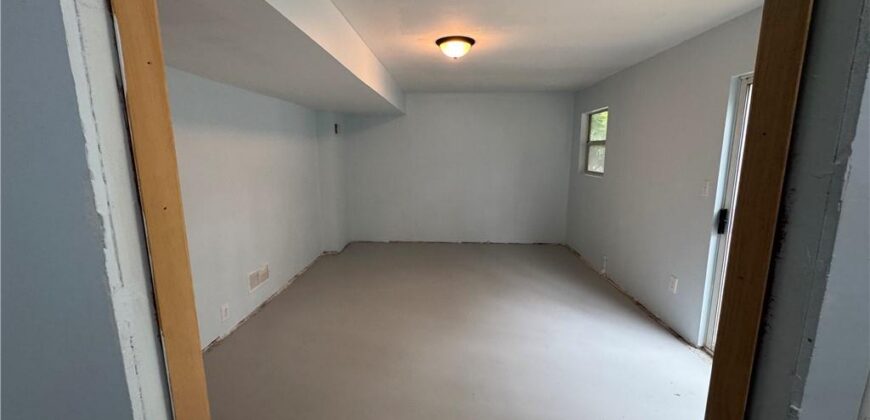 403 Woodland Avenue, Smithville, MO 64089