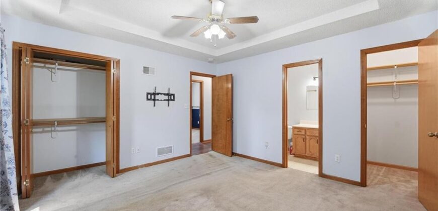 403 Woodland Avenue, Smithville, MO 64089